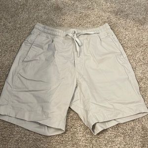 Lululemon Mens 7” Bowline Shorts -light khaki